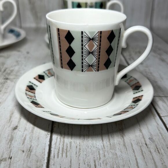 Ridgeway Potteries Royal Adderley Fine Bone China Masquerade 4 Tea Cups Saucers - Picture 3 of 10